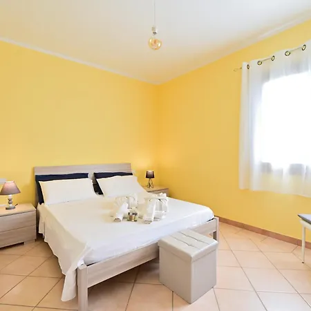 Tiria, 2 Apartman Tergu